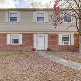 3 Mi to Mill Creek Park: Willingboro Home w/ Grill
