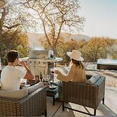 Glamour Mountain Getaway by Casa Oso With Hot Tub