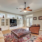 Near Golfing & Parks: Serene San Antonio Home