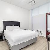 Charming 1BR Lakeside