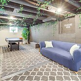 Game Room & Fire Pit: West Mifflin Home!