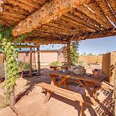 Stunning Views: Quiet Bluff Home Near Hiking!