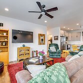 Walk to Marina: Tillamook Bay Apt w/ Water Views!