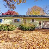 6 Mi to Skiing: Pet-friendly Home in Pittsfield!