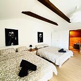 7 private Rooms in a spacious Villa