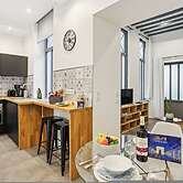 Lavie Maison House in the Marais Family