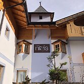 Nivis Hotel