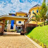 Jebel Hotel and Lounge Buloba