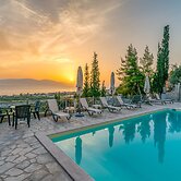 Onar Zin Seabliss - Penelope Poolside Getaway