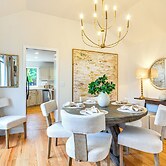 Deck & Gas Fire Pit: Gorgeous Home in Beaverton!