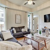 Walk to Independence Theatre: Dtwn Retreat!