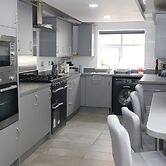 Tranent Bridge House - 6 Bedroom Retreat