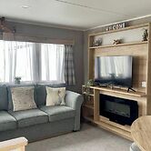 Cosy 3 Bedroom Caravan in South Cerney