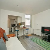 Charming Stoke-on-trent House Getaway