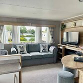 Gorgeous 2 Bed Caravan in South Cerney