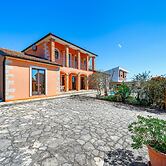Villa in Visnjan With Private Heated Pool