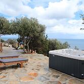 Villa Rouvis With Outdoor Hot Tub