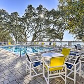 Waterfront Community w/ Perks: Mary Esther Condo