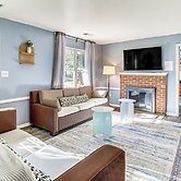 10 Mi to Washington, DC: Modern Riverdale Park Gem