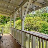 4 Mi to Beach: Keaau Retreat w/ Relaxing Porch!
