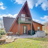 Hot Tub, Fire Pit, Bbq, On-site Pond: Kenton Cabin