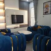 Shimawa-apartment-sleeps2-parking-24/7security
