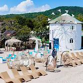 The Beach Calatagan Mediterraneo powered by Cocotel