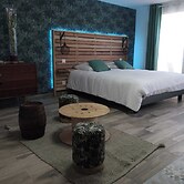 Modern Studio - 2P - Orly