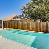 1/2 Mi to Frisco Commons! Family Getaway w/ Patio