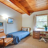 Grand Rural Wisconsin Retreat: Full Indoor Gym