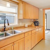 Lakefront Salem Retreat - Fish, Swim, Kayak & More