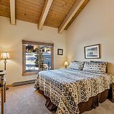 2 Level Unit w/ Pool Hot Tubs Private Deck