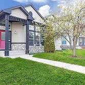 12 Spacious Home w A C Crib Garage By Airport