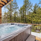 Ski Cabin w Hot Tub Gas Fireplace Near Cranmore