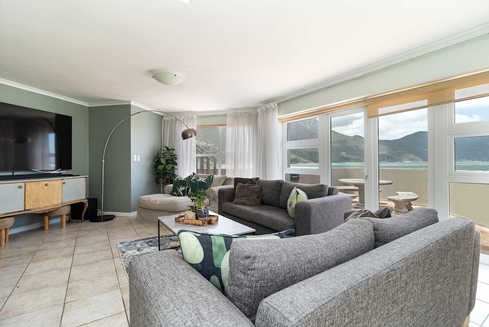 3 Bedroom Family Apartment Beach Club - Houtbay