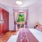 Residence with pool in Sos Alinos