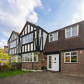 Tranquil and Lovely 5 bed House in Barnet