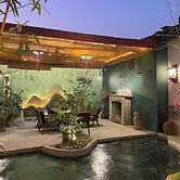 Serenity Courtyard Hotel