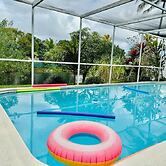 Riverfront King Bed Pool Nearby Beach