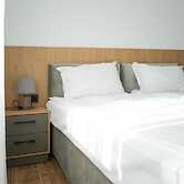 2 Bed Apt - Sleeps 4, Terrace & Pet Friendly