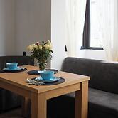 2 Bed Apt - Sleeps 4, Terrace & Pet Friendly