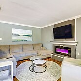 Game Room & Grill: Family Home in Corpus Christi!