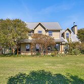 30 Mi to Fort Worth: Rural Retreat w/ Patio!