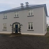 Room-room 4, Williamstown, Ireland