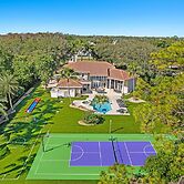 Luxurious 7-Bedroom Villa with Pool & Games