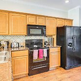2 Mi to Texas A&m: Unit w/ Pool & Hot Tub Access