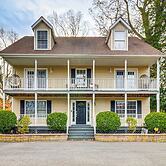 Walk to Lake & Boat Ramp: Central Gem in Annapolis