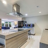 9 Mi to National Mall: Spacious Bethesda Retreat!