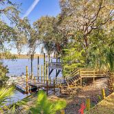 Boathouse w/ Screened Porch: Riverfront Escape!