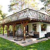 Holiday Home on the Lake Shore, Sauna, Jacuzzi
